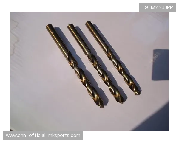 河南队周大地回家首练即开火，弧顶推射直钻死角