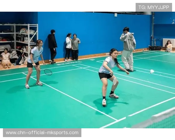 羽毛球吊球轻盈如羽毛：掌握技巧，享受运动之美